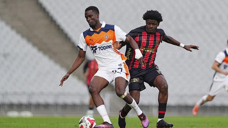 Türkiye Kupasında Başakşehir, Fatih Karagümrükü farklı mağlup etti