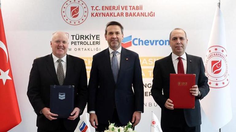 Türkiye Petrolleri ile Chevron el sıkıştı Bakan Bayraktar: Ortak arama faaliyetleri gerçekleştireceğiz