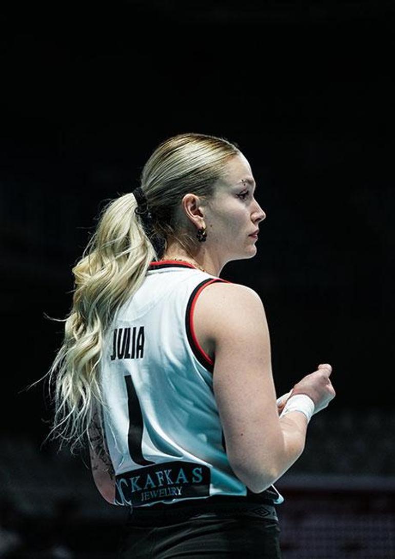 Beşiktaşta Julia Szczurowskadan Türk vatandaşlığı iddialarına cevap Türkiyede aile kurabilirim