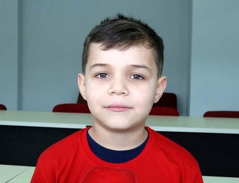 Cumhurbaşkanı Erdoğan sahnede onu izledi, Emine Erdoğan yanına çağırdı Talha’nın horonu geceye damga vurdu