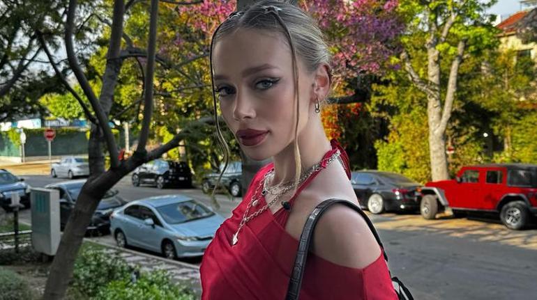 Ülkeden kaçmadım demişti Fenomen Yaren Alaca Amerikadan peş peşe paylaştı