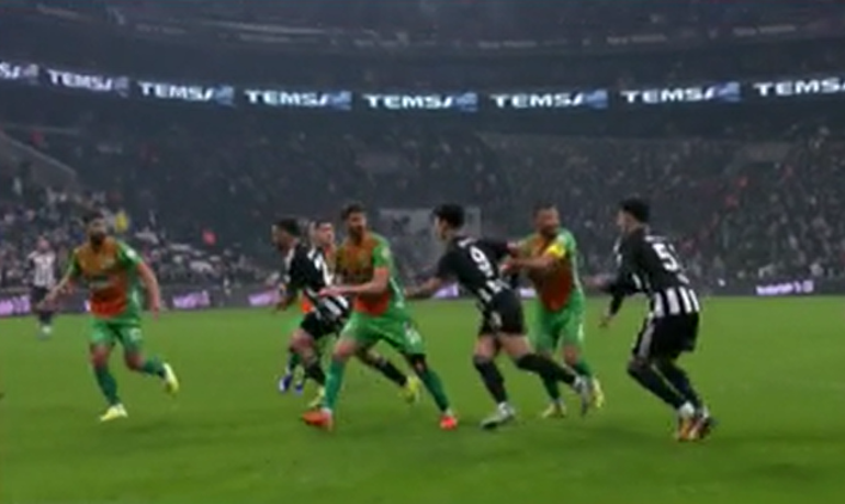 Beşiktaş-Alanyaspor maçının tartışmalı pozisyonları Trioda değerlendirildi Gol kararı sahada verilmeliydi