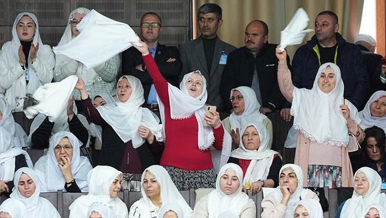 Son dakika... Cumhurbaşkanı Erdoğandan Özele mesaj tepkisi: Meyhane jargonuyla siyasetçilik oynamaktan vazgeç