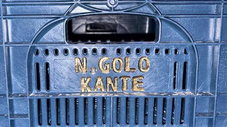 Fenerbahçe taraftarının NGolo Kante aşkı İsmini domates kasalarının üstüne kazıdı