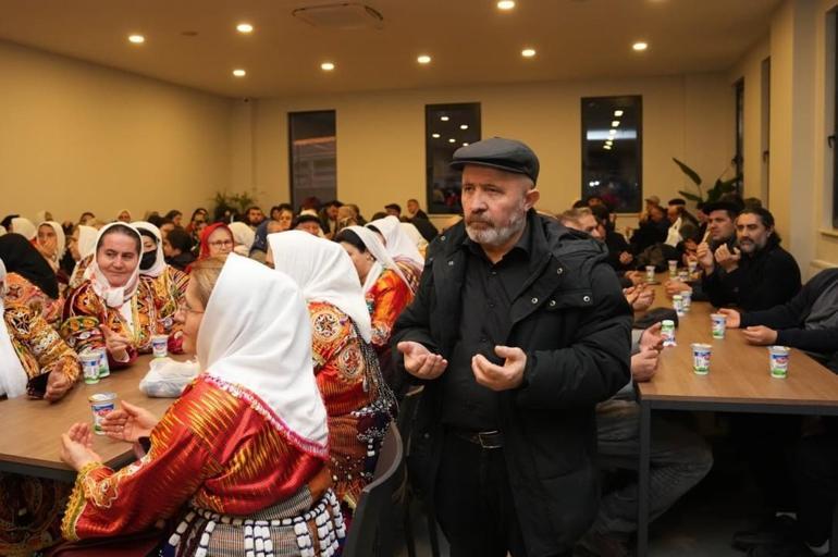 Bakan Ersoy Alevi-Bektaşi dedeleri ve canlarla Hızır Lokmasında buluştu