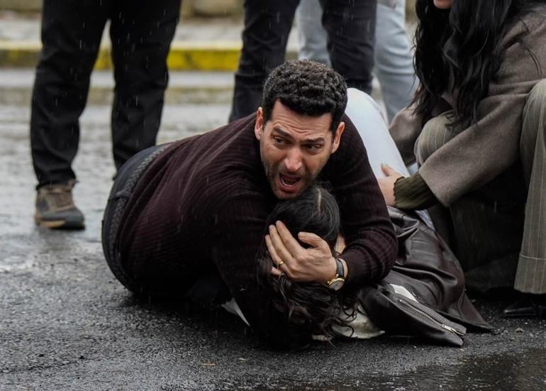 Serhat ve Zeynep aşka geldi Sevgililer Gününde ekranda güller açtı