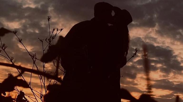 Aşk dolu poz Çağatay Ulusoy ve sevgilisi Aslıhan Malboradan yeni kare