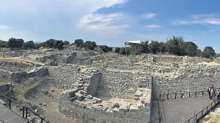 ‘Homeros toplumsal hafızanın taşıyıcısıydı’