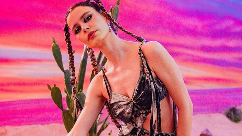 Beren Saat müzik dünyasına hızlı giriş yaptı CapitaliZoo’ trendleri salladı