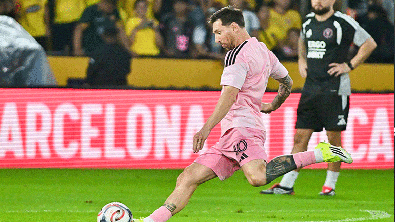 Oliver Kahndan Galatasarayın yıldızı Saneye övgü dolu sözler Messi olurdum