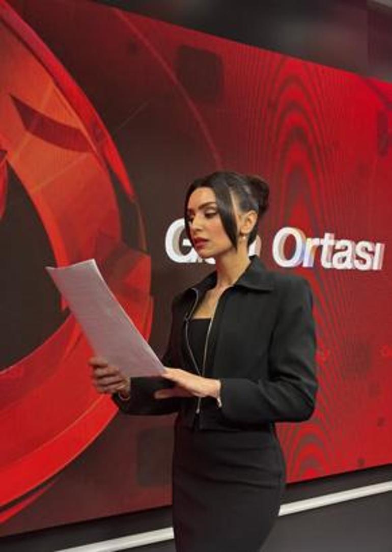 Ünlü spiker Burçak Bozkuş mesajları paylaştı, sosyal medya yıkıldı: Anne darlamasından kaçış yok