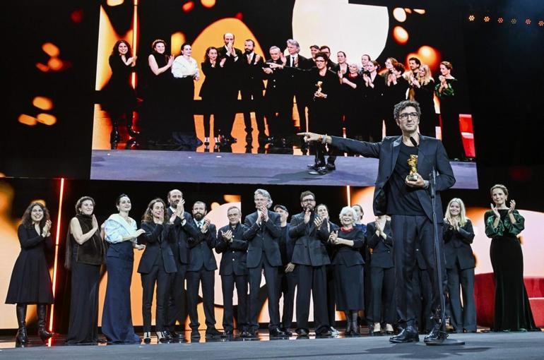 Berlin Film Festivaline Türk damgası İlker Çataka Sarı Zarflar filmi ile Altın Ayı ödülü