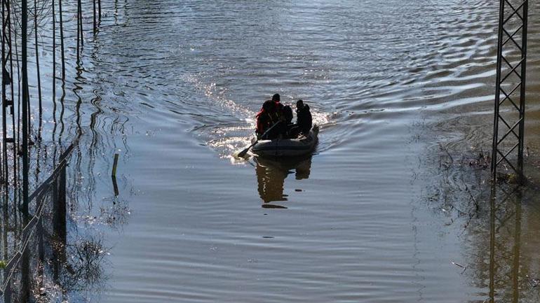 Edirne’de taşkın tehlikesi büyüyor Meriç Nehri kırmızı alarmda, Tunca kent merkezinde yükseliyor