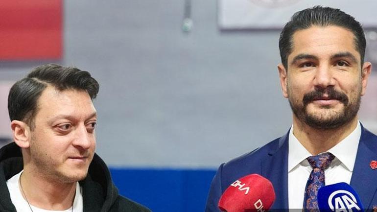 Mesut Özil: Fenerbahçede şu an oynamak istemezdim