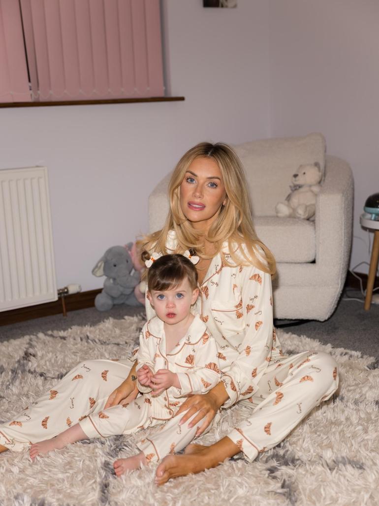 Dubaide panik: İran f&uuml;zesi l&uuml;ks otele isabet etti &Uuml;nl&uuml; isimler mahsur kaldı