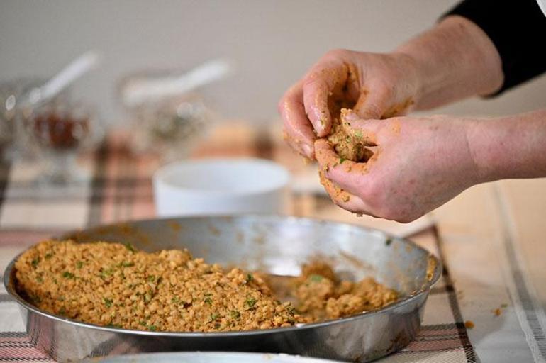 Karadeniz’in unutulan lezzeti yeniden sofralarda Yüz yıllık tarif: Maydanoz köftesi