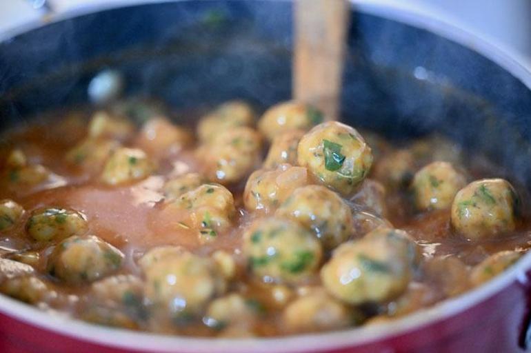 Karadeniz’in unutulan lezzeti yeniden sofralarda Yüz yıllık tarif: Maydanoz köftesi