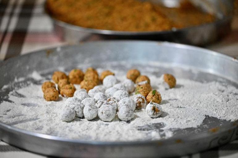 Karadeniz’in unutulan lezzeti yeniden sofralarda Yüz yıllık tarif: Maydanoz köftesi