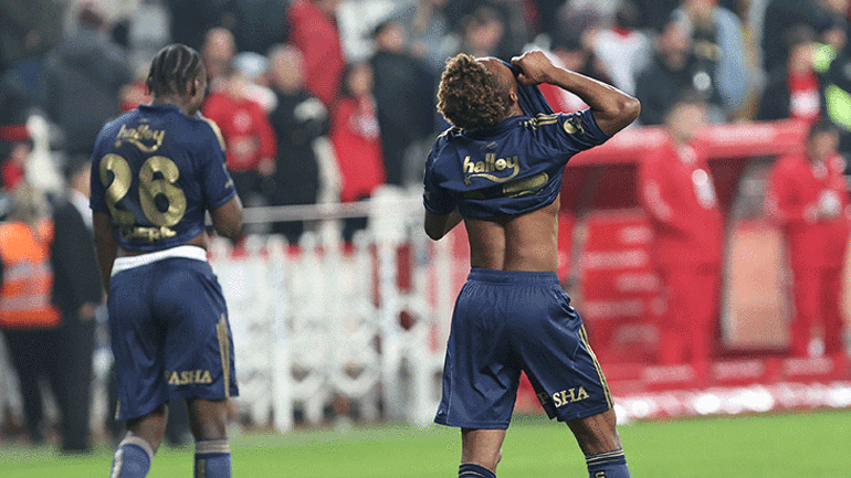 Antalyaspor maçı sonrası Nihat Kahveciden Fenerbahçeye sert eleştiri Beraberliğe dua etsin