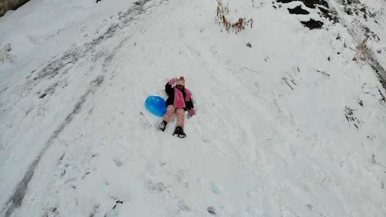 Kent güne 15 santimetre karla uyandı