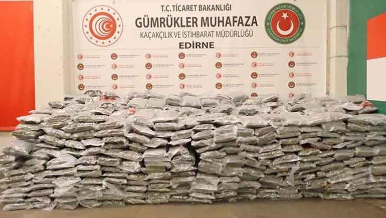 Kapıkule’de dev operasyon Tırda 1 ton 413 kilogram uyuşturucu ele geçirildi