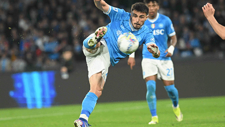 Eski Fenerbahçeli yıldıza büyük övgü Heykelini dikmeliyiz