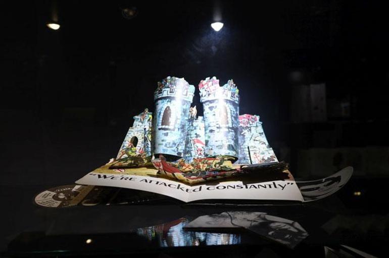 Bu kitabı görmek için büyüteç gerekiyor Dünyanın en küçük kitabı Türkiye’de