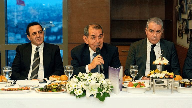 Galatasarayda Başkan Dursun Özbekten Osimhen itirafı Aklımızdan geçmezdi