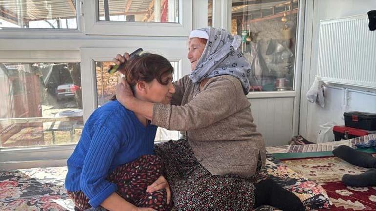 52 yıldır hayatını engelli çocuklarına adadı: Ben kaderime razıyım