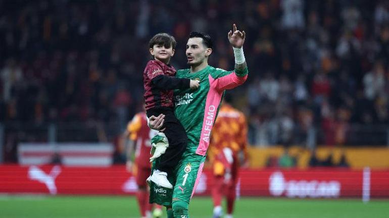 Osimhenden Galatasaray formasıyla bir rekor daha Yıldız golcü sezona damga vuruyor