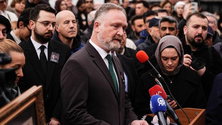 İlber Ortaylıyı anma töreninde yazılı tablo dikkat çekti İşte anlamı...