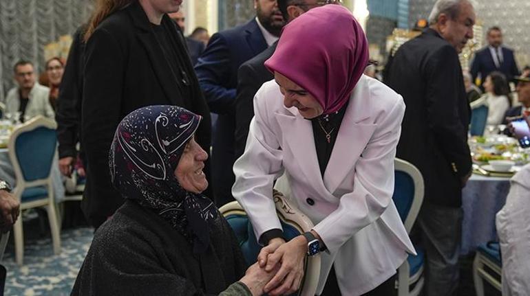 Aile ve Sosyal Hizmetler Bakanı Göktaş, şehit aileleri ve gazilerle iftarda bir araya geldi