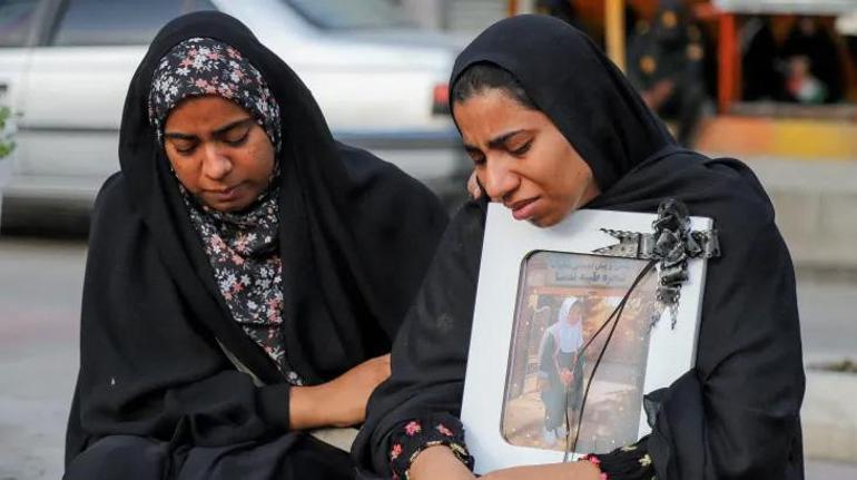 İrandaki okul katliamından sağ kurtulan öğrenci dehşet anlarını ilk kez anlattı Herkes yardım diye bağırıyordu, Allah intikamımızı alacak