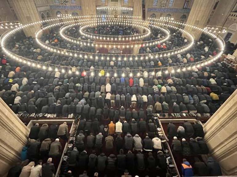 Selimiye'de 4 yıl aranın ardından ilk bayram namazı! Vatandaş akın etti