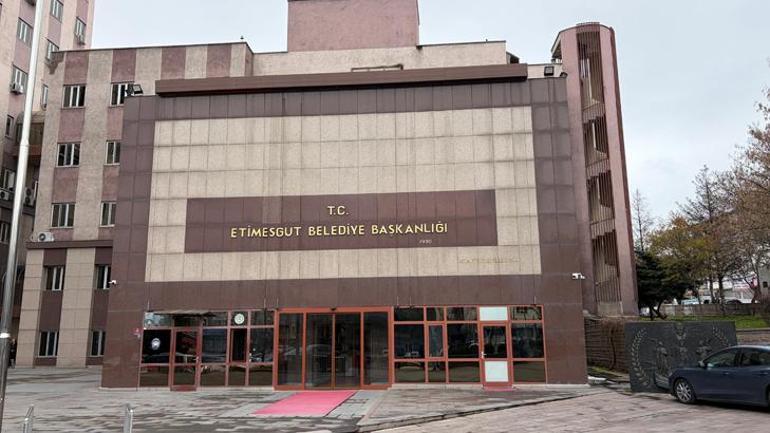 Etimesgut Belediyesine zimmet soruşturması: 4 gözaltı Erdal Beşikçioğlundan ilk açıklama