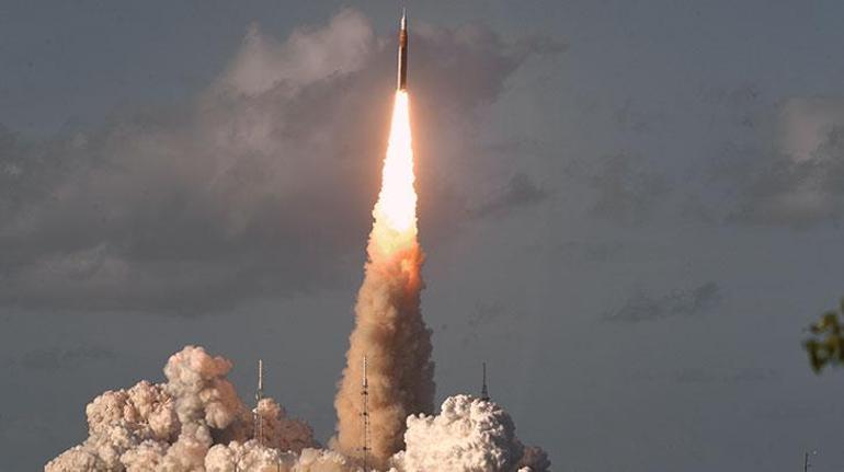 54 yılın ardından bir ilk NASA Orion uzay aracını Aya fırlattı