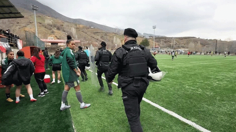 Fenerbahçeden tepki Canlı yayın aracımıza saldırıldı