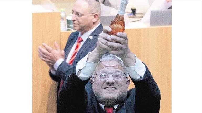 Zulmü şampanyayla kutlamak!