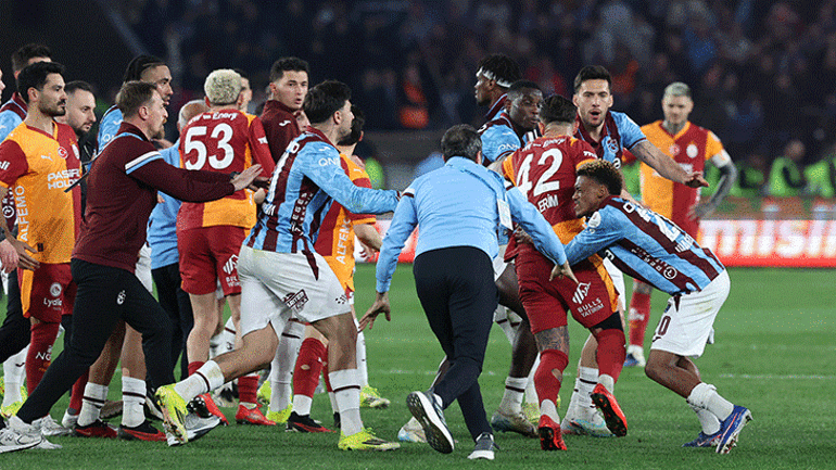 Trabzonspordan Abdülkerim Bardakcı tepkisi: Kaç yaşındasın sen sözleri ile sataşmada bulundu