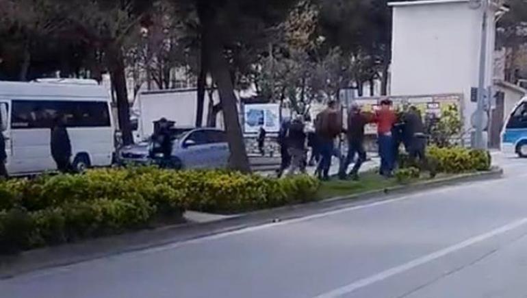 Park yeri kavgası ortalığı karıştırdı! Tekme tokat birbirlerine girdiler