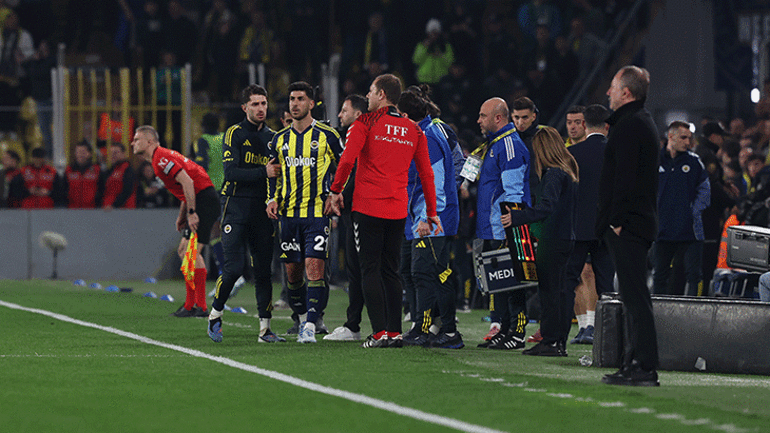 Fenerbahçede şok sakatlık Beşiktaş derbisine devam edemedi
