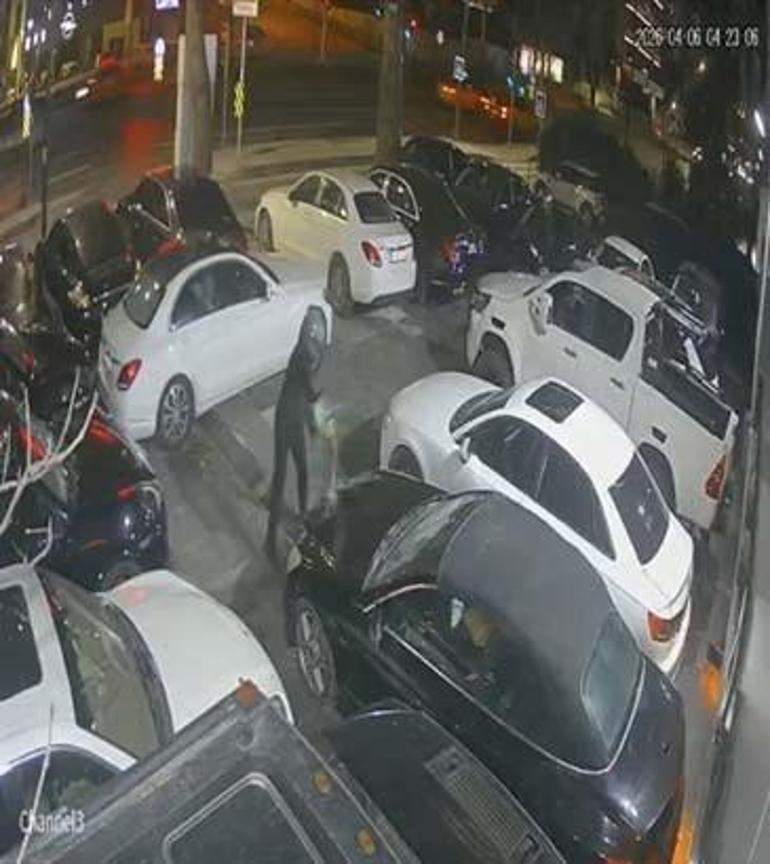 Beşiktaşta milyonluk yangın 15 lüks araç küle döndü