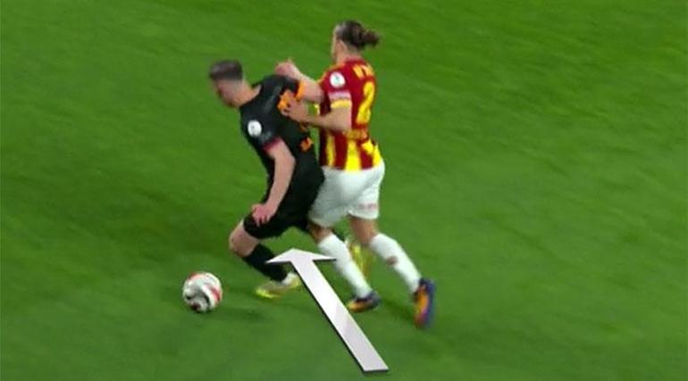 Göztepe-Galatasaray maçının tartışmalı pozisyonlarını eski hakemler değerlendirdi Asprillanın pozisyonunda ikiye bölündüler