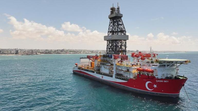 Çağrı Bey, Somalide Bakan Bayraktar: Enerji tarihinde yepyeni bir sayfa açıyoruz