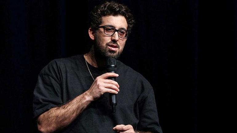 Doğu Demirkoldan ilginç çocukluk itiraf: Ne sattığımı anlatırken bile utanıyordum