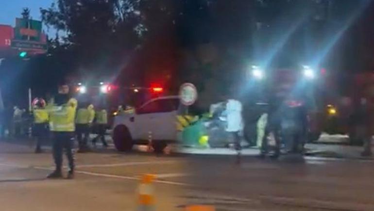 İzmir’de otoyol gişelerinde korkunç kaza Alev alan araçta genç sürücü hayatını kaybetti