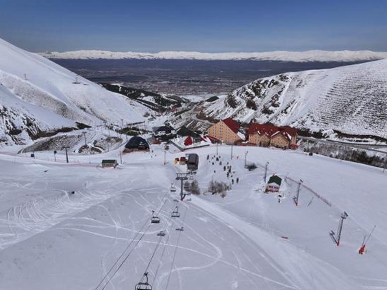 Palandöken’de kayak sezonu uzadı: Mayıs sonuna kadar kayak yapılabilecek