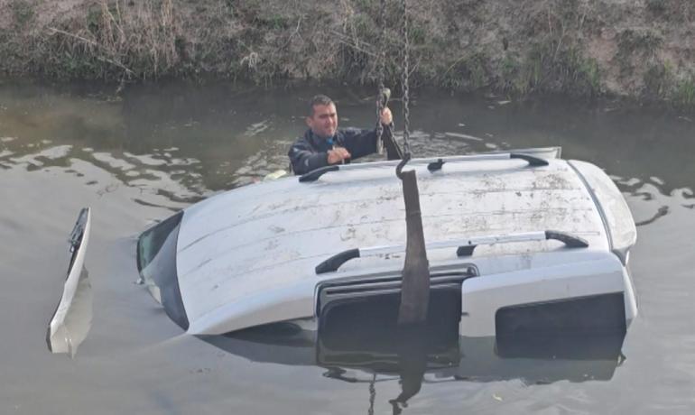 Sulama kanalında g&ouml;r&uuml;len ara&ccedil; ekipleri seferber etti Dalgı&ccedil;lar suya indi, ger&ccedil;ek sonradan ortaya &ccedil;ıktı