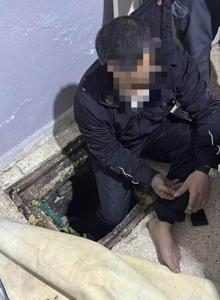 30 yıllık h&uuml;k&uuml;ml&uuml; kuyuda saklanırken yakalandı Mutfakta gizlenen d&uuml;zenek ortaya &ccedil;ıktı