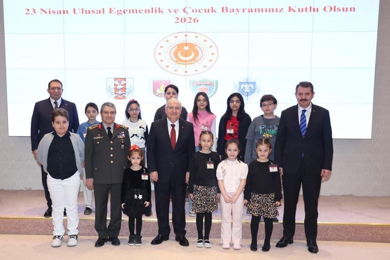 Bakan G&uuml;ler şehit ve gazi &ccedil;ocuklarına seslendi: Sizler bu &uuml;lkenin en kıymetli hazinelerisiniz